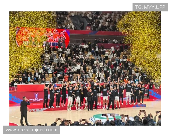 详细解析世界杯男篮历届冠军得主，带你了解每一届冠军背后的故事与精彩瞬间